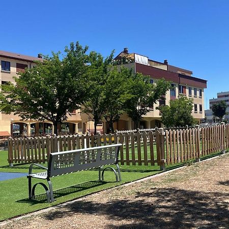 Apartamento Ideal A La Entrada De Salamanca !!! Santa Marta de Tormes Exterior photo